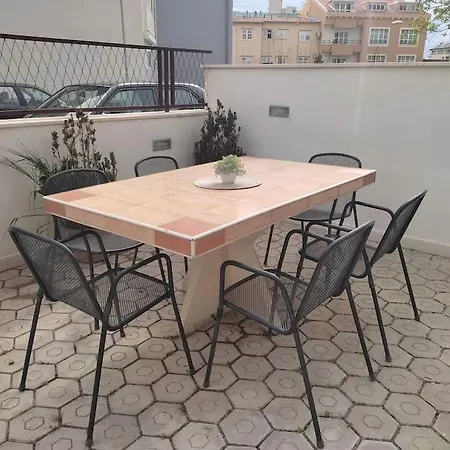 Appartement Dora-100m From The Beach Makarska